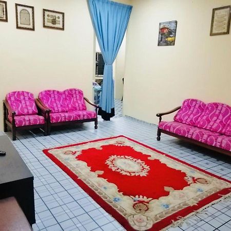 Homestay Bandar Pekan - Musleem Preferred Exteriör bild