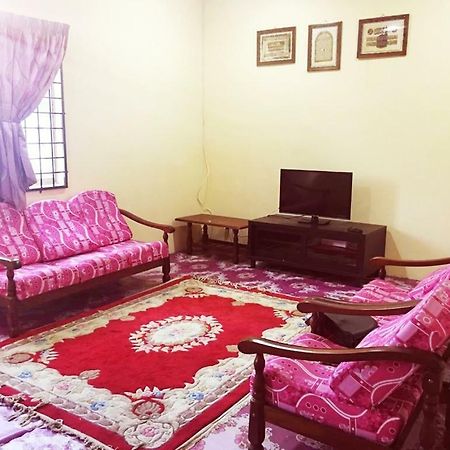 Homestay Bandar Pekan - Musleem Preferred Exteriör bild